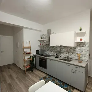  Apartment Violet -